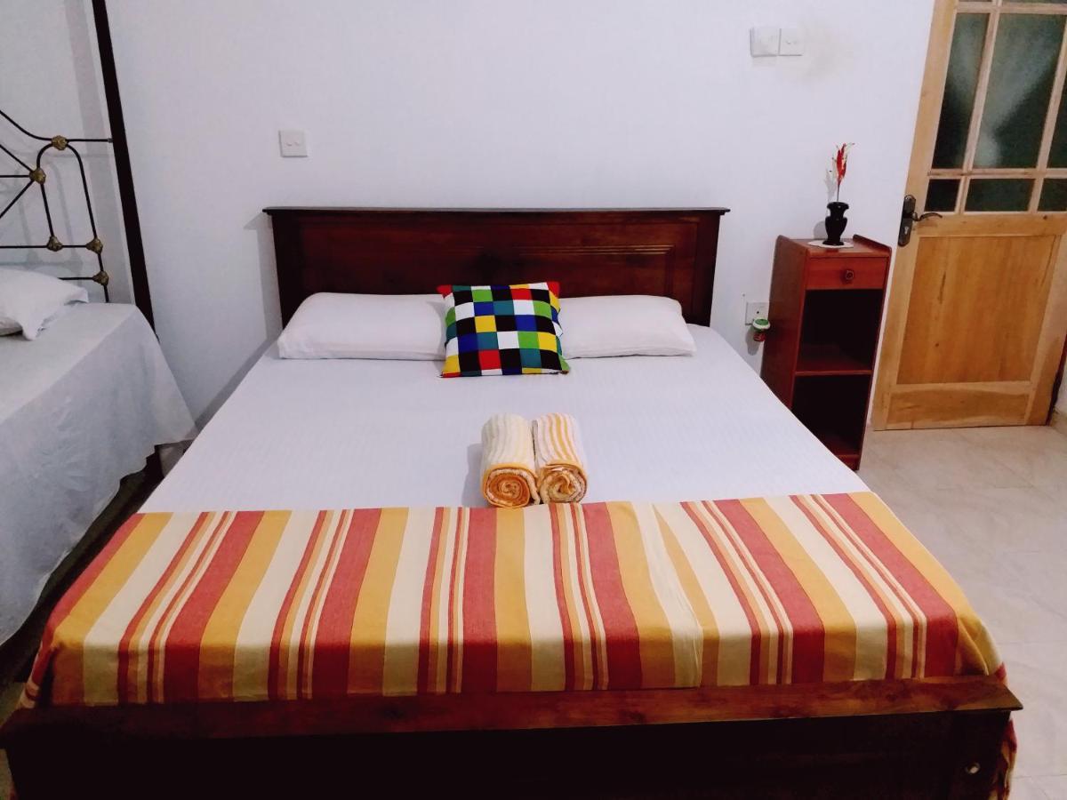 Unique Villa Канди Экстерьер фото
